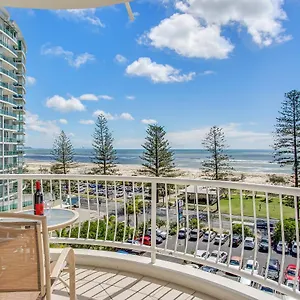 **** Aparthotel Kirra Australia